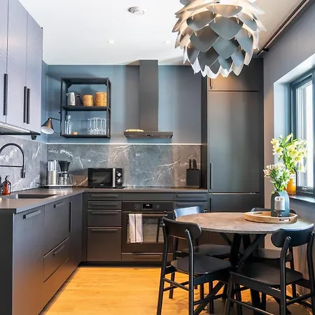 Skipperhuset 2, Kristian Isaksen *